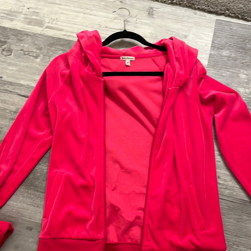 Juicy sweatshirt !! Never worn